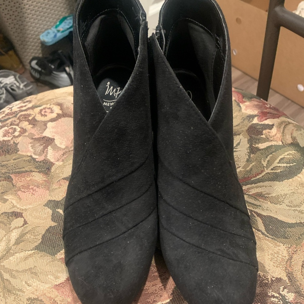 Beautiful black wedges